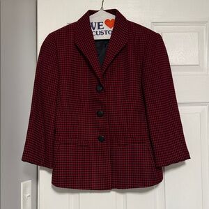 Le Suit Women's Red Patterned Three-Button Blazer